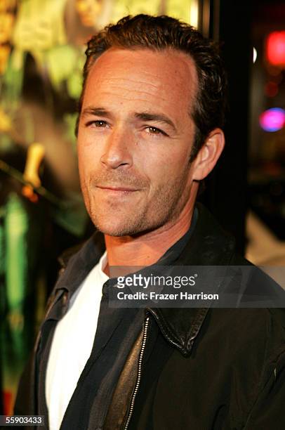 Actor Luke Perry arrives at the premiere of "Domino" at the Grauman?s Chinese Theatre on October 11, 2005 in Hollywood, California.