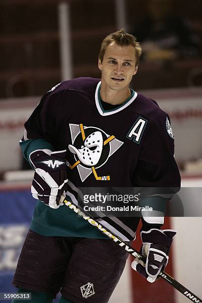 SERGEI FEDOROV  Anaheim Mighty Ducks 2005 CCM Throwback Away NHL Hockey  Jersey