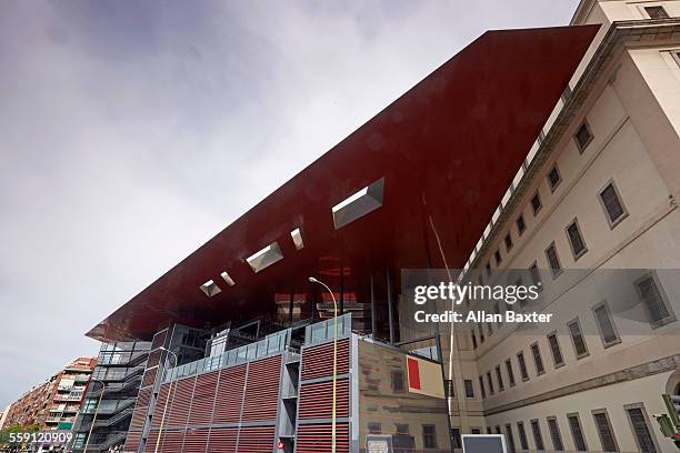 facade and roof musei nacional de arte reina sofia - museo nacional centro de arte reina sofia stock pictures, royalty-free photos & images