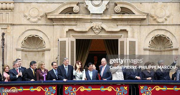 The King and Queen of Spain and Ibero-American leaders and their wifes, greet a crowd from the city hall's balcony at Salamanca's Plaza Mayor, 14...