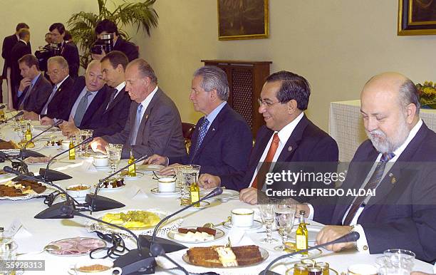 Nicaraguan foreign minister Norman Caldera, Honduran foreign minister Mario Fortin, Honduran President Ricardo Maduro, Spain's King Juan Carlos,...