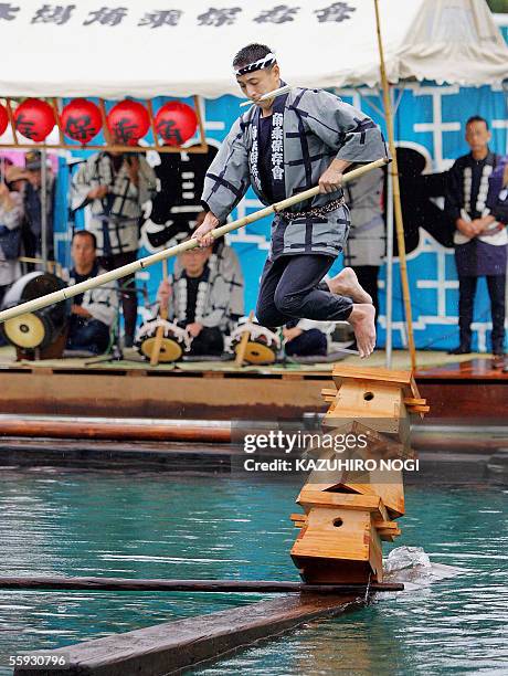 Japanese Raft 121 Kawanami Stock Photos, High-Res Pictures, and Images - Getty Images