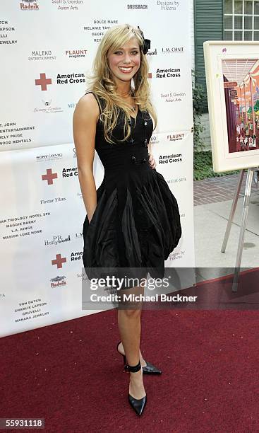 Singer Shoshana Bush arrives at the celebrity live and silent auction benefitting victims of Hurricane Katrina at a private residence on October 15,...