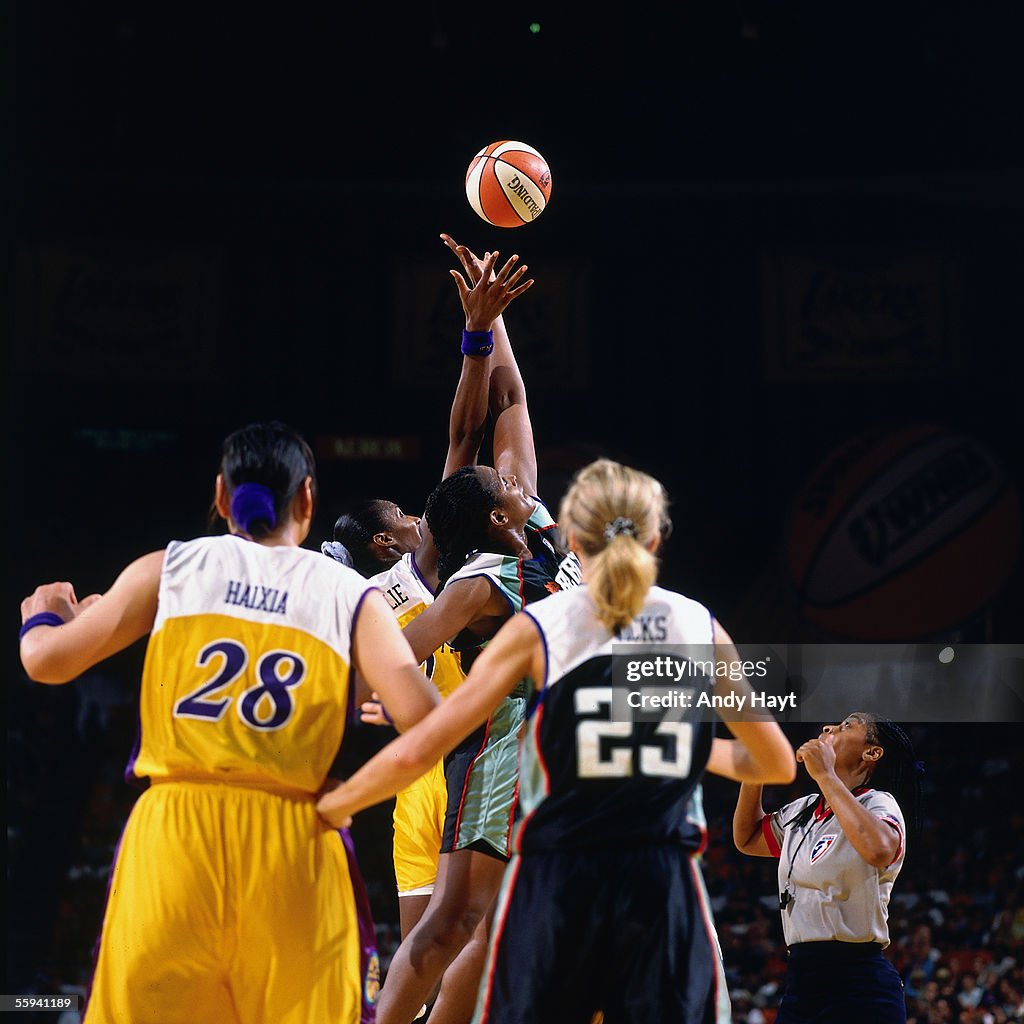 WNBA Opening Tip Off - Liberty v Sparks