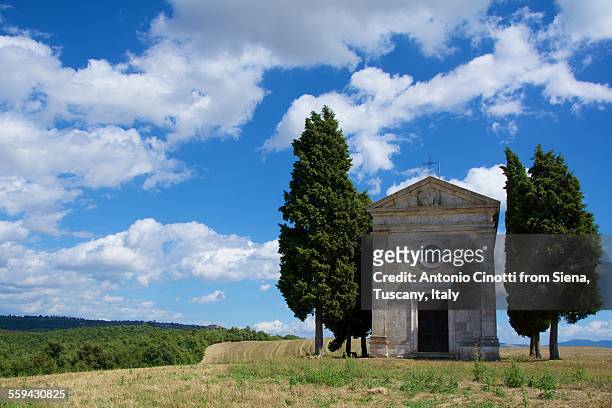vitaleta chapel, val d'orcia, tuscany - capella di vitaleta stock pictures, royalty-free photos & images