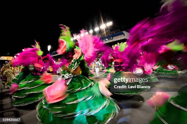290+ moviment stock photos, pictures & royalty-free... 363 Moviment Stock Photos, High-Res Pictures, and Images - Getty Images