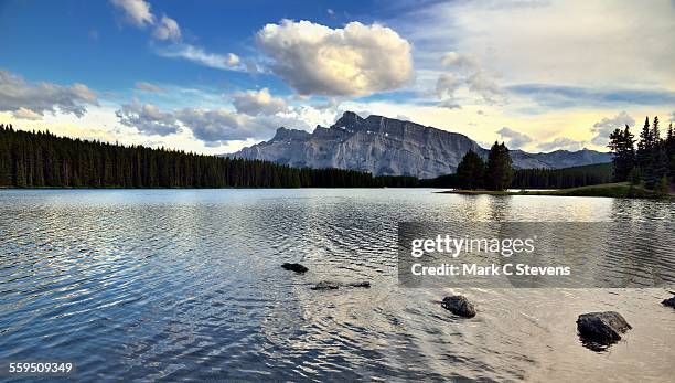 two jack lake and mount rundle - mark rundele stock pictures, royalty-free photos & images