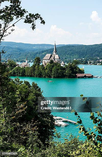 austria, carinthia, lake woerthersee with maria woerth - ヴェルターゼー ストックフォトと画像