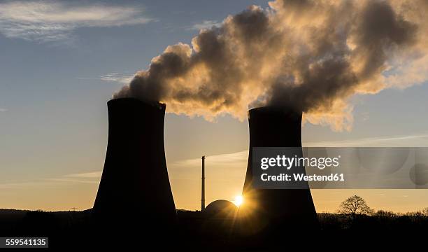 germany, lower saxony, grohnde, grohnde nuclear power plant - nuclear plant stock-fotos und bilder