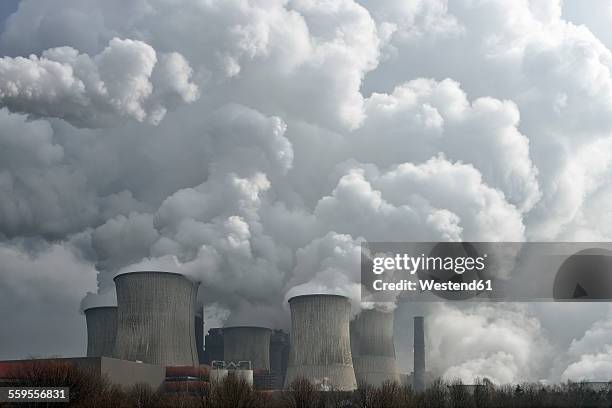 germany, niederaussem, view to coal-fired power station - centrale elettrica foto e immagini stock