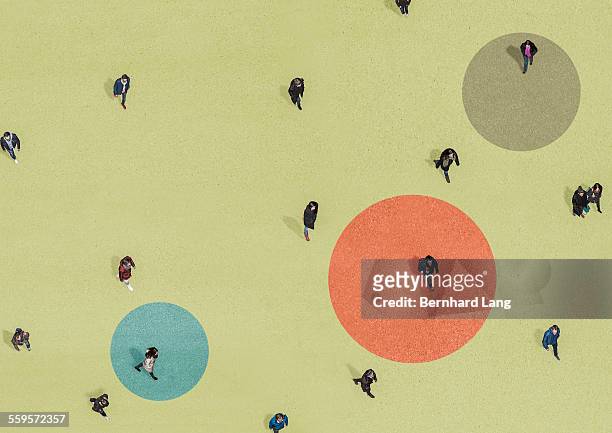 group of young people walking, aerial views - circle of people stockfoto's en -beelden
