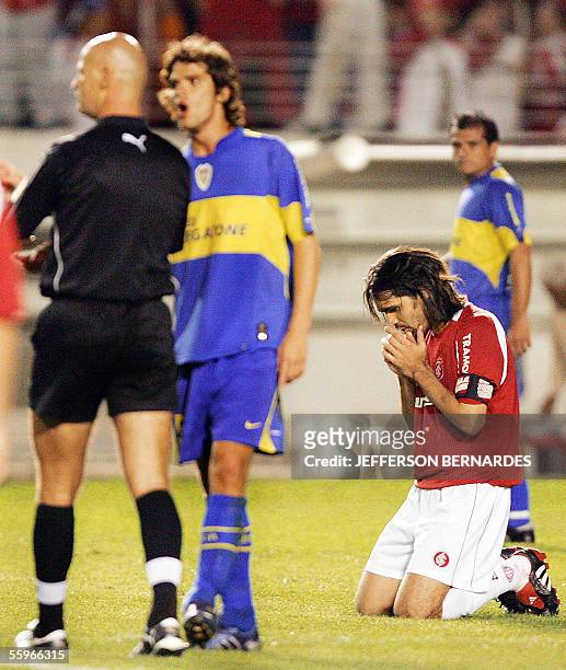 Fernandao del Internacional de Brasil festeja su gol contra Boca Juniors de Argentina el 19 de octubre 2005 en el partido valido por los cuartos de...