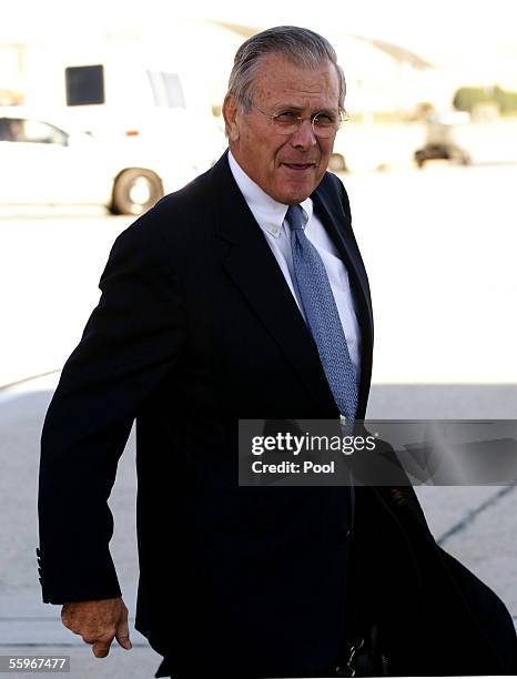 Secdef Rumsfeld 38 Defense Secretary Donald Rumsfeld Visits China And South Korea Stock ...