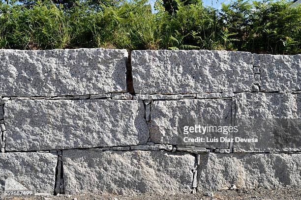 granite fence - cairns road stock pictures, royalty-free photos & images