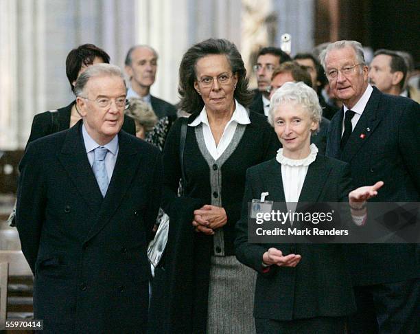 Portuguese President Jorge Sampaio, his wife Maria Jose Ritta and King Albert visit the Cathedral on October 20, 2005 in Antwerp, Belgium.The...