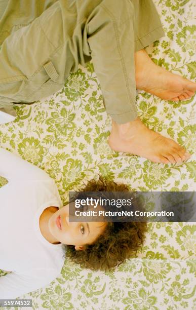 partial views of two women - linoleum photos et images de collection