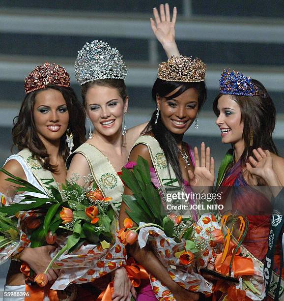 Alexandra Braun Waldeck of Venezuela , waves to the crowd as she was crowned Miss Earth 2005 in a beauty pageant in Manila 23 October 2005. Other...