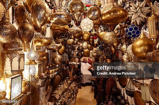 the souk of marrakech, morocco - maroc business stock-fotos und bilder