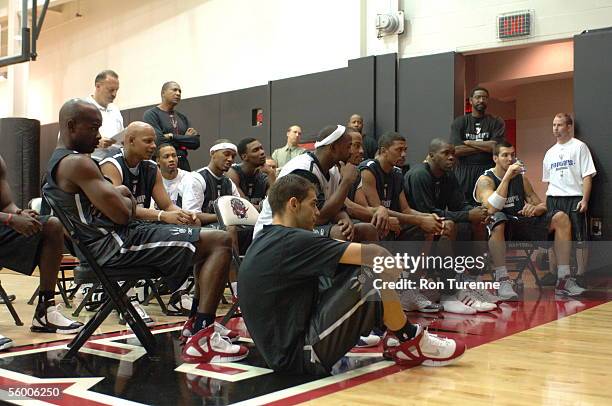 2005 Toronto Raptors 319 Toronto Raptors Camp Stock Photos, High-Res Pictures, and Images ...