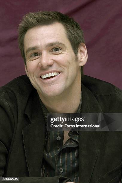 Actor Jim Carrey talks at the Four Season's Hotel on November 22, 2004 in Beverly Hills, California.