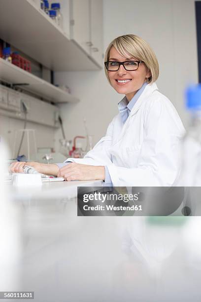 Counter Backround Lab Lab Counter Background Photos and Premium High Res Pictures - Getty Images