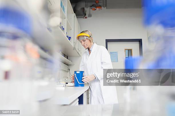 Counter Backround Lab Lab Counter Background Photos and Premium High Res Pictures - Getty Images