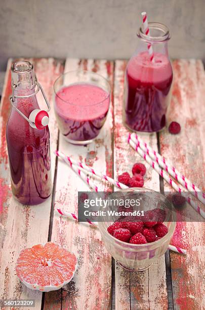 juice made of beetroot, raspberries and grapefruit - beetroot juice stock-fotos und bilder