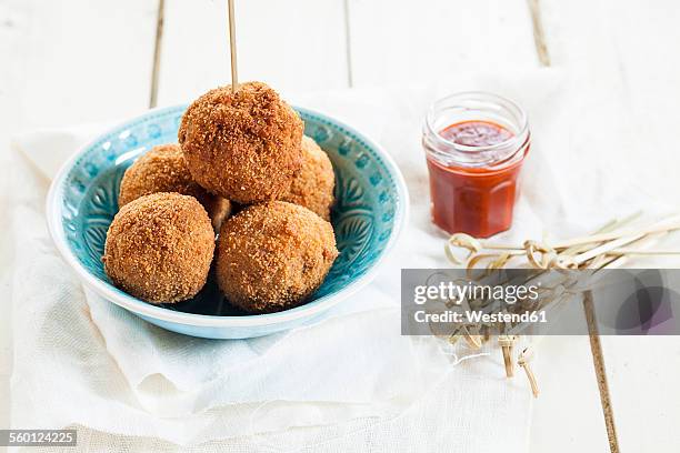 traditional scottish snack food mini scotch eggs - breaded fotografías e imágenes de stock