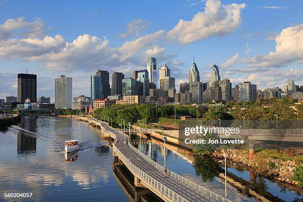 schuylkill banks boardwalk, philadelphia - philadelphia skyline bildbanksfoton och bilder