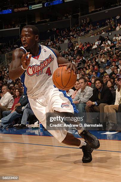 Anthony Goldwire of the Los Angeles Clippers drives to the hoop against the Seattle SuperSonics October 27, 2005 at Staples Center in Los Angeles,...