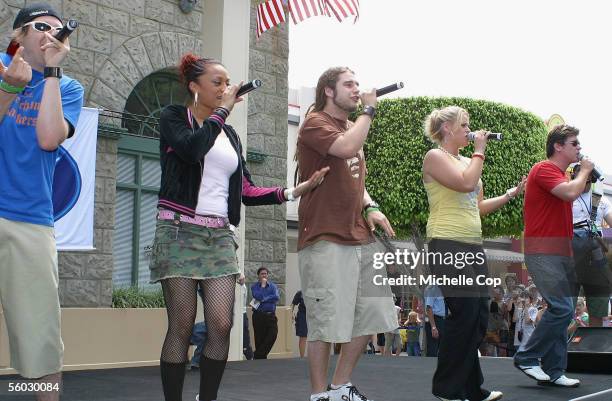 Kate Harding Singer 20 Idol Lee Harding Stock Photos, High-Res Pictures, and Images - Getty ...