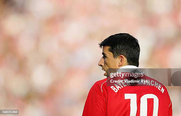 Roy Makaay of Bayern looks on during the Bundesliga match between 1.FC Cologne and Bayern Munich at the Rhein Energie Stadium on October 29, 2005 in...