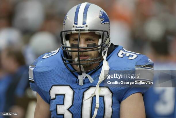 Fullback Cory Schlesinger of the Detroit Lions on the sideline during a game against the Cleveland Browns at Cleveland Browns Stadium on October 23,...