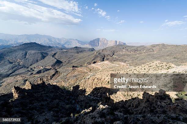 hatt, wadi bani awf, snake gorge, western hajar mountains, ad dakhiliyah region, sultanate of oman. - hatt stock pictures, royalty-free photos & images
