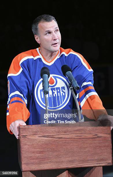 Edmonton Oilers great Paul Coffey talks to the fans during his retirement ceremony before the game against the Phoenix Coyotes on October 18, 2005 at...