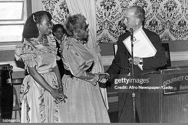 Donald Schaefer 217 Donald Schaefer Stock Photos, High-Res Pictures, and Images - Getty ...