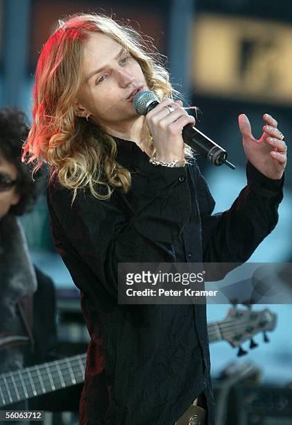 Singer Walt Lafty makes an appearance on Good Morning America to help celebrate their 30th anniversary on November 3, 2005 in New York City.