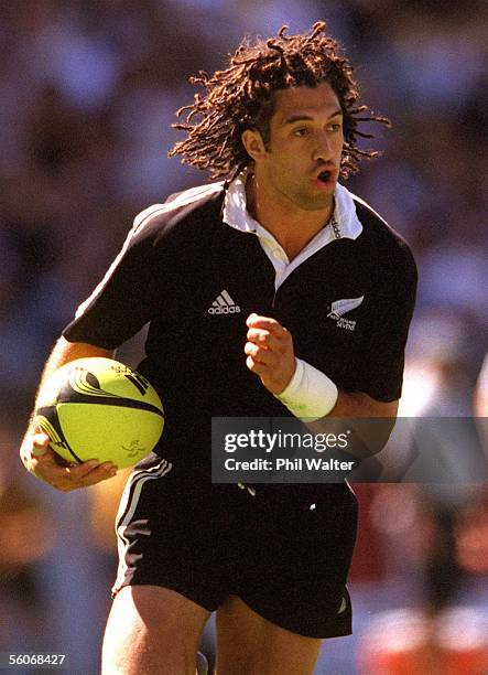 New Zealand Sevens Karl Te Nana in action against Argentina during the Telecom New Zealand International Sevens played at the WestpacTrust...