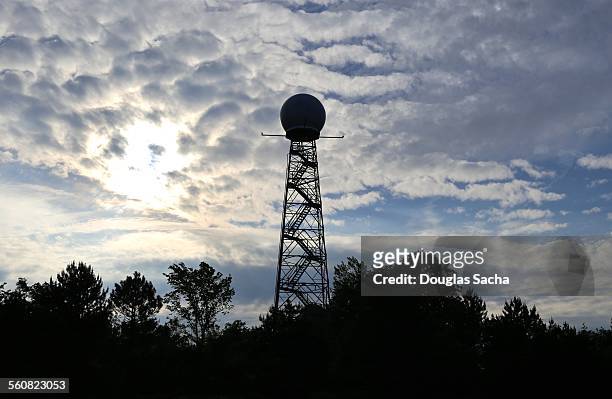 climate surveillance radar - rodar stock pictures, royalty-free photos & images