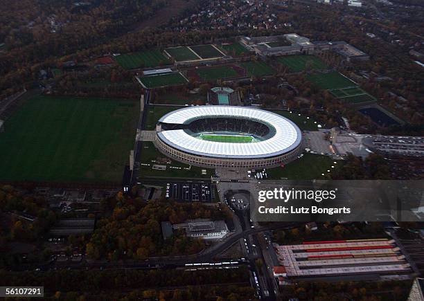 General view of the Olympic Stadium during the Bundesliga match between Hertha BSC Berlin and 1. FC Kaiserslautern on November 5, 2005 in Berlin,...