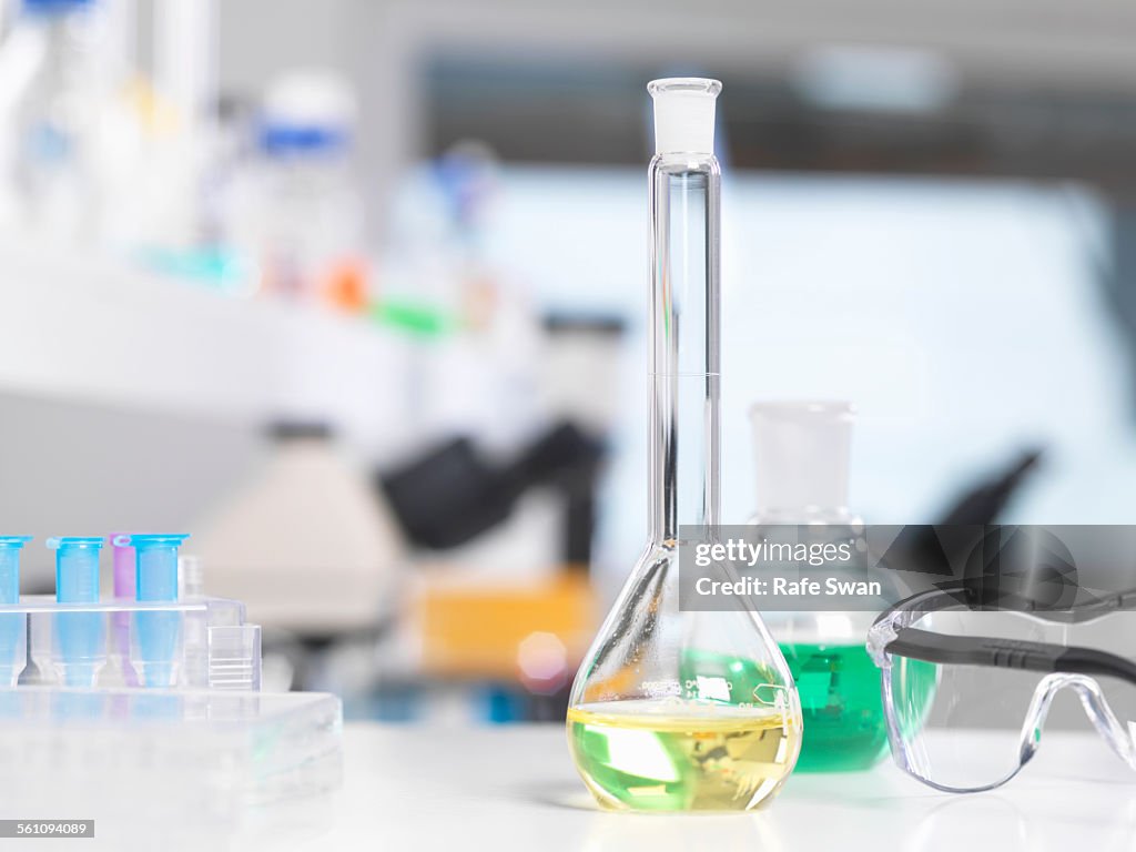 Lab Bench Glassware Laboratory Glassware Sitting On A Lab Bench During A Experiment High ...