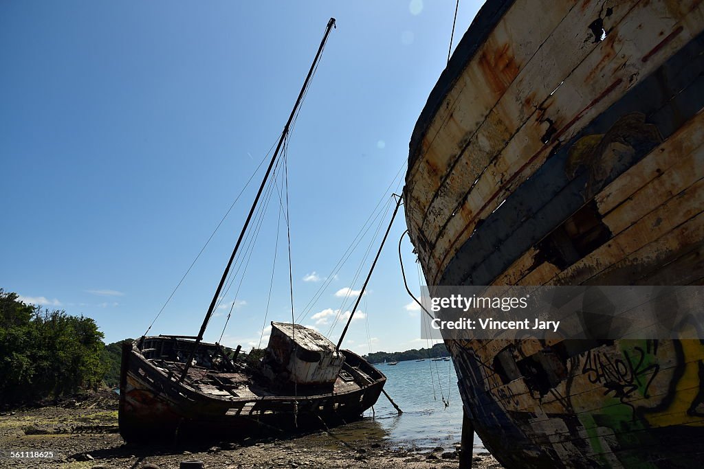 Saint Malo Cemetery boat