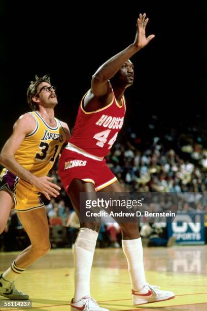 Elvin Hayes of the Houston Rockets posts up Kurt Rambis of the Los Angeles Lakers circa 1981 in Inglewood, California. NOTE TO USER: User expressly...
