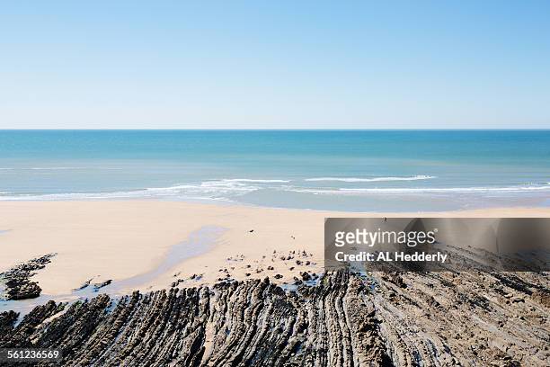 coastline near sandymouth beach, cornwall - bud fotografías e imágenes de stock