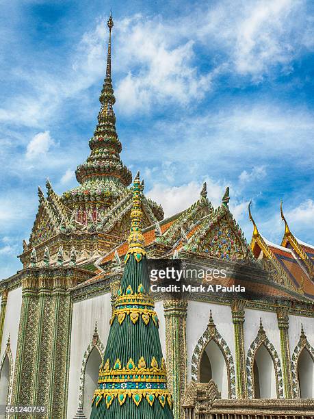 bangkok ornate tower - cathedral imagens e fotografias de stock