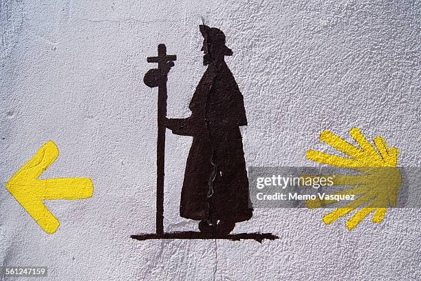 pilgrim sign - camino de santiago stock pictures, royalty-free photos & images