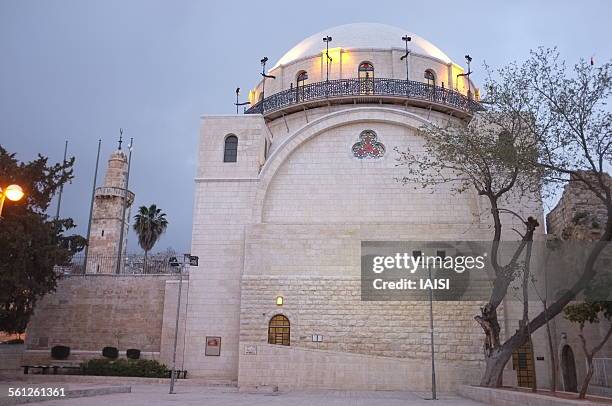 jerusalem old city, the hurvah synagogue at dusk - synagogue - fotografias e filmes do acervo