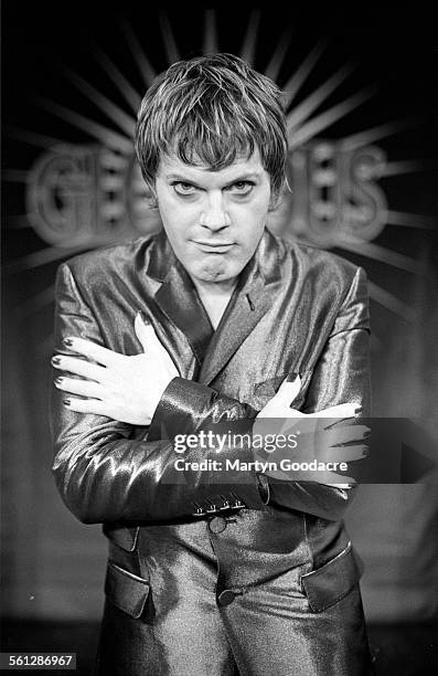 Eddie Izzard, portrait, TV studio, Paris, United Kingdom, 1997.