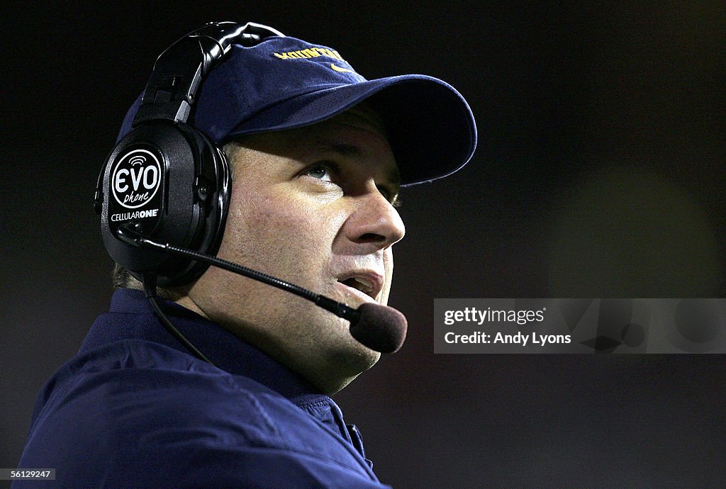 West Virginia Mountaineers v Cincinnati Bearcats