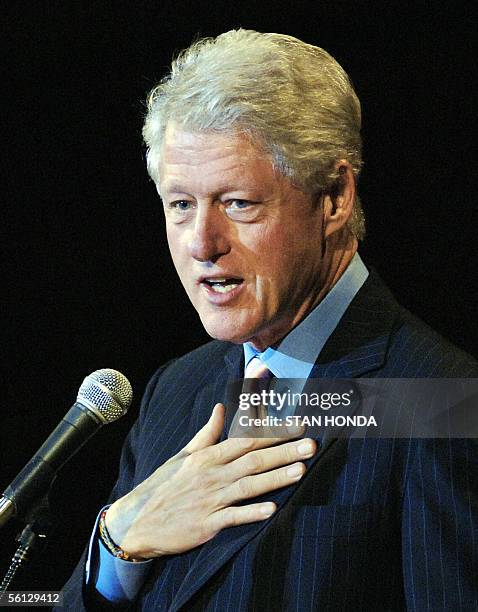 New York, UNITED STATES: Former US president Bill Clinton speaks about tsunami recovery efforts and response to global disasters after receiving the...